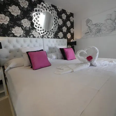فندق Lani's De Luxe - Adults Only
