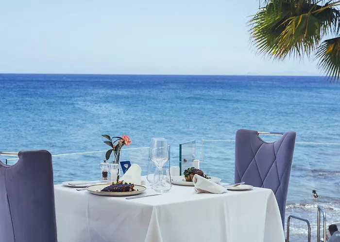 Hotel Lani's De Luxe - Adults Only