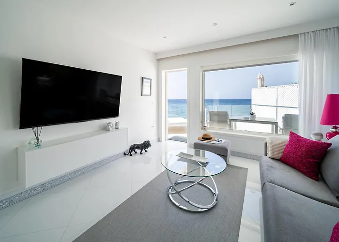 Lani's De Luxe - Adults Only 5*