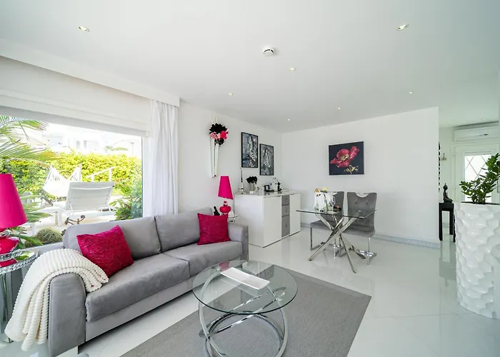 Lani's De Luxe - Adults Only Hotel 5*