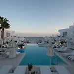 Готель Lani's De Luxe - Adults Only 5*