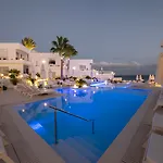Lani's De Luxe - Adults Only Готель