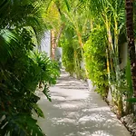 Готель Lani's De Luxe - Adults Only Пуерто-дель-Кармен