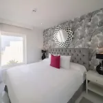 Готель Lani's De Luxe - Adults Only