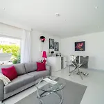 Lani's De Luxe - Adults Only Готель 5*
