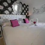 Готель Lani's De Luxe - Adults Only