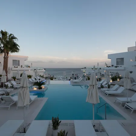 ホテル Lani's De Luxe - Adults Only 5*