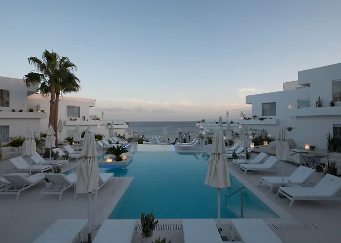 Готель Lani's De Luxe - Adults Only 5*