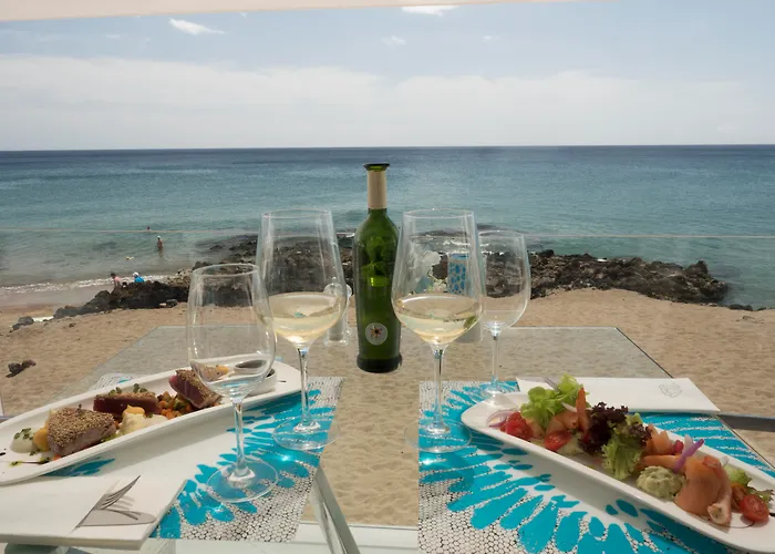 Lani's De Luxe - Adults Only