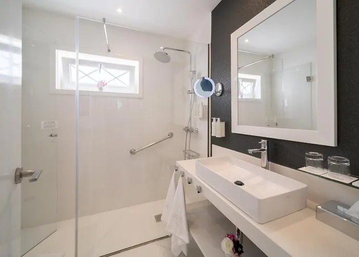 Lani's De Luxe - Adults Only Готель 5*