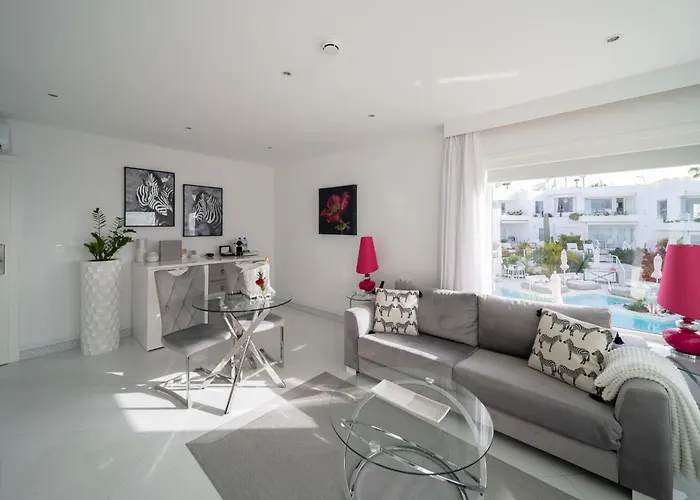 Lani's De Luxe - Adults Only 5*