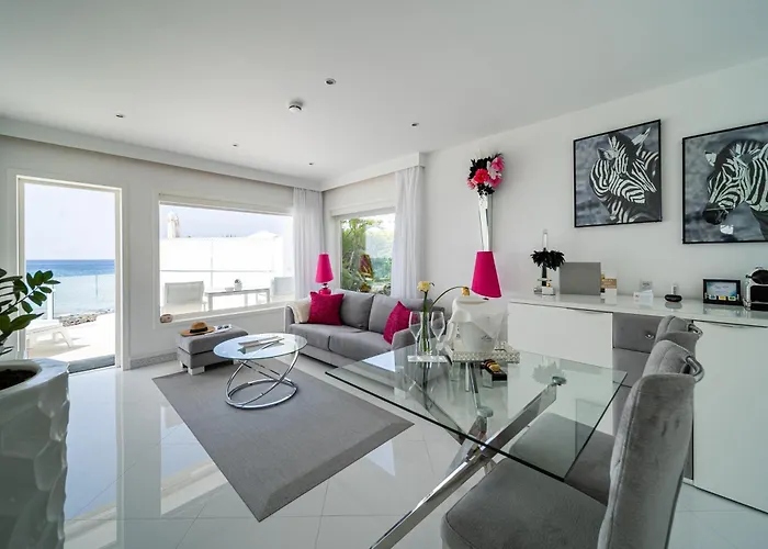 Готель Lani's De Luxe - Adults Only 5*