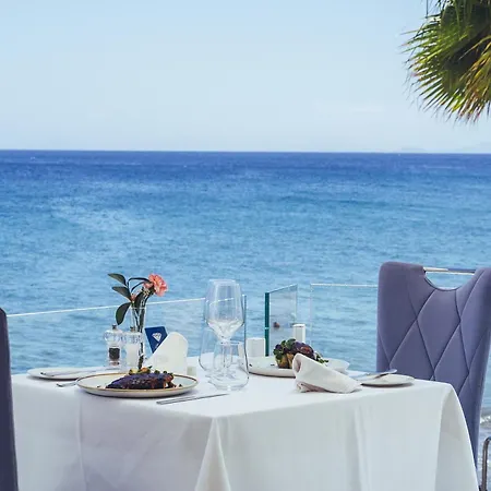 Hotel Lani's De Luxe - Adults Only