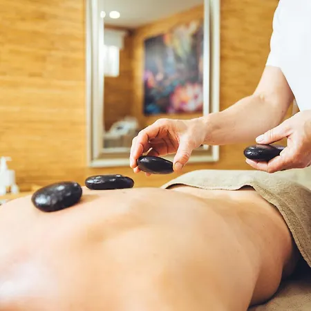 Hotel Lani's De Luxe - Adults Only