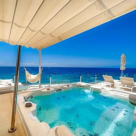 Lani's De Luxe - Adults Only 5*