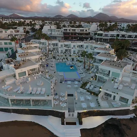 Lani's De Luxe - Adults Only 5*