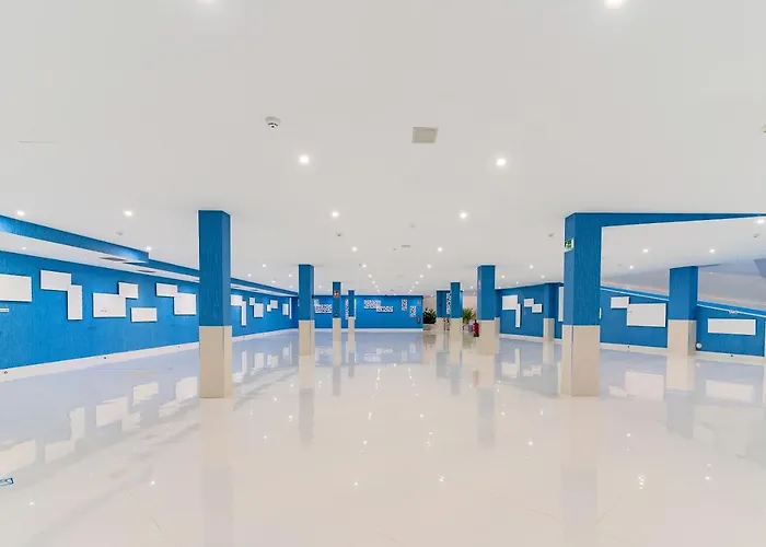 Lani's De Luxe - Adults Only 5*