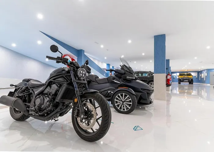 Hotel Lani's De Luxe - Adults Only