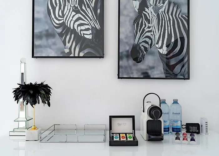 Lani's De Luxe - Adults Only 5*