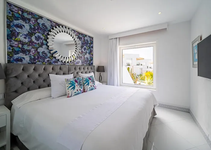 ホテル Lani's De Luxe - Adults Only 5*