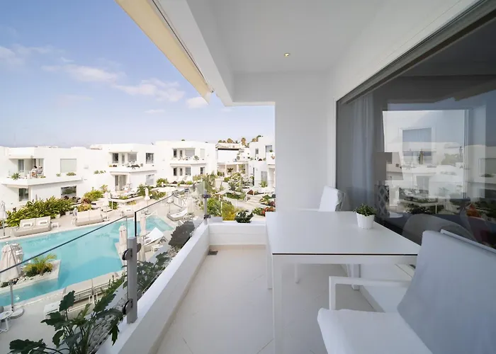 Lani's De Luxe - Adults Only 5*