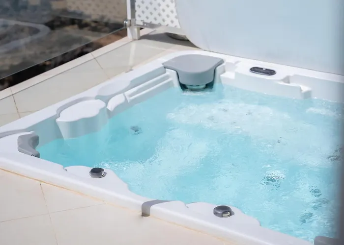 Lani's De Luxe - Adults Only 5*