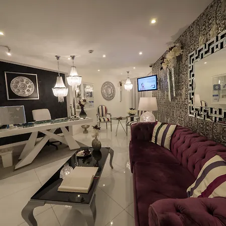 Lani's De Luxe - Adults Only 5*