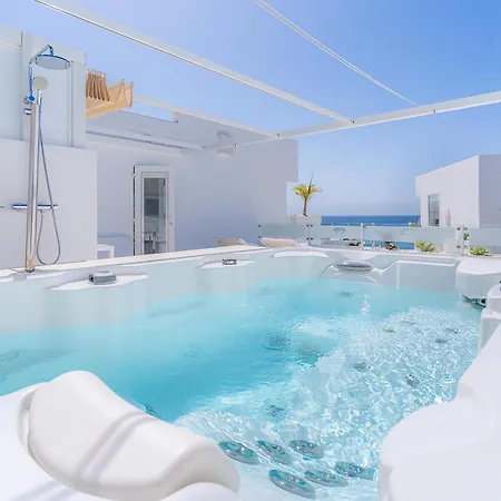 Hotel Lani's De Luxe - Adults Only