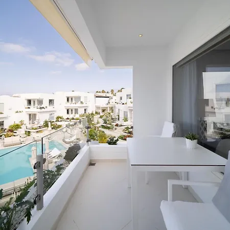 Lani's De Luxe - Adults Only 5*